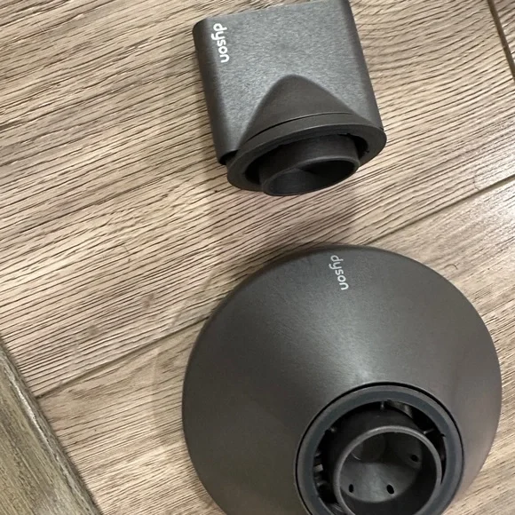 ❤️ Dyson supersonic hair dryer  **NOT WORKING** attachments and case included - Picture 5 of 14